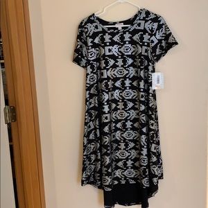 Elegant LuLaRoe Carly